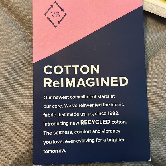 Vera Bradley ID/Money case, silver Key ring plastic window zipper closure - Picture 4 of 7